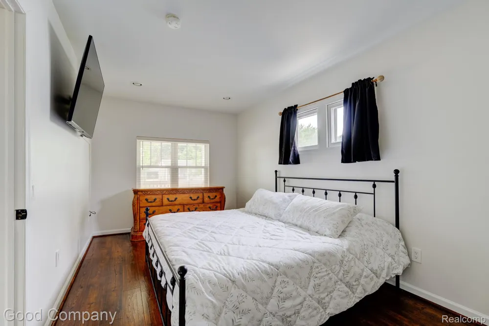 22131 Fresard Street St Clair Shores City, MI 48080