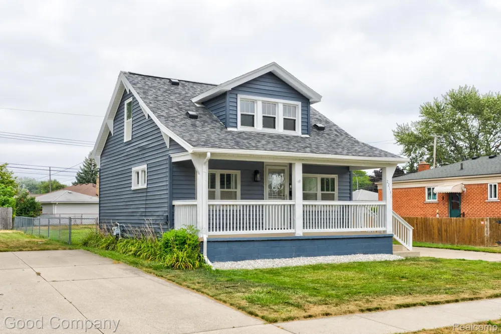 22131 Fresard Street St Clair Shores City, MI 48080