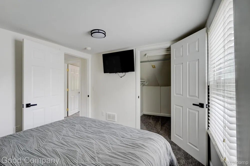 22131 Fresard Street St Clair Shores City, MI 48080