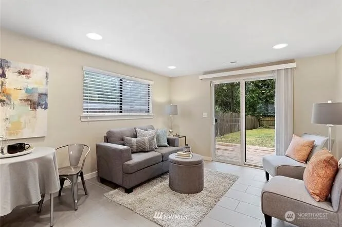 2327 NE 86th Street Seattle, WA 98115