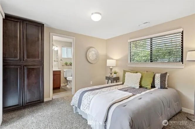 2327 NE 86th Street Seattle, WA 98115