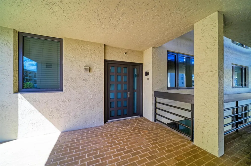 1055 GULF OF MEXICO DRIVE #301 Longboat Key, FL 34228