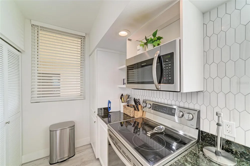 1055 GULF OF MEXICO DRIVE #301 Longboat Key, FL 34228