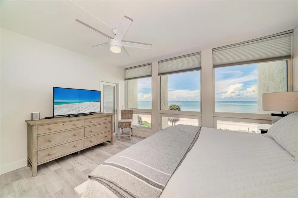 1055 GULF OF MEXICO DRIVE #301 Longboat Key, FL 34228