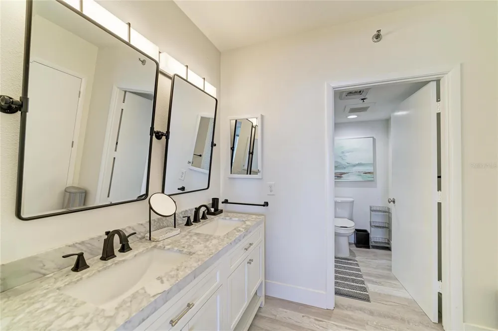 1055 GULF OF MEXICO DRIVE #301 Longboat Key, FL 34228