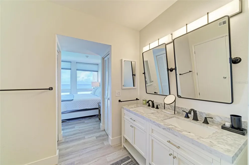 1055 GULF OF MEXICO DRIVE #301 Longboat Key, FL 34228