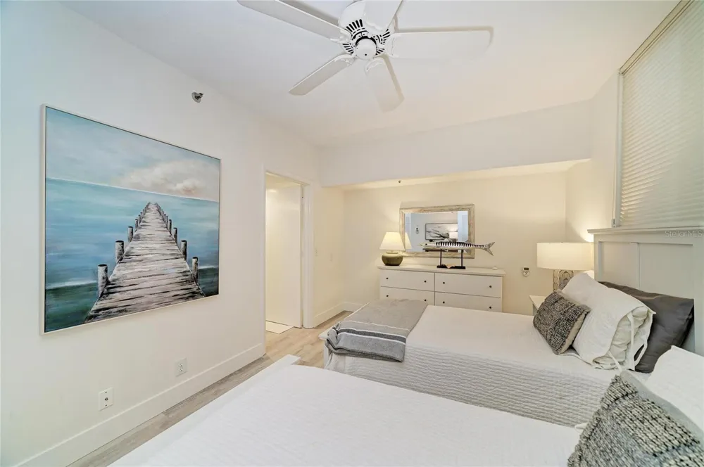1055 GULF OF MEXICO DRIVE #301 Longboat Key, FL 34228