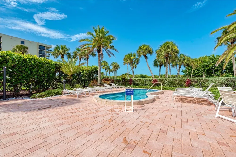 1055 GULF OF MEXICO DRIVE #301 Longboat Key, FL 34228