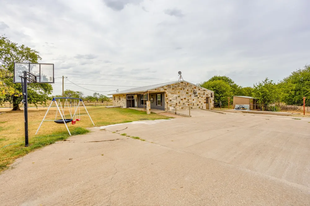 7500 County Road 912 Joshua, TX 76058