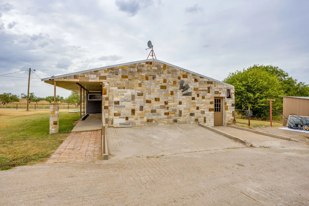 7500 County Road 912 Joshua, TX 76058