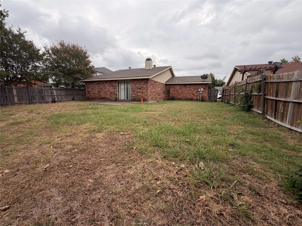 2309 Newbury Drive Arlington, TX 76014
