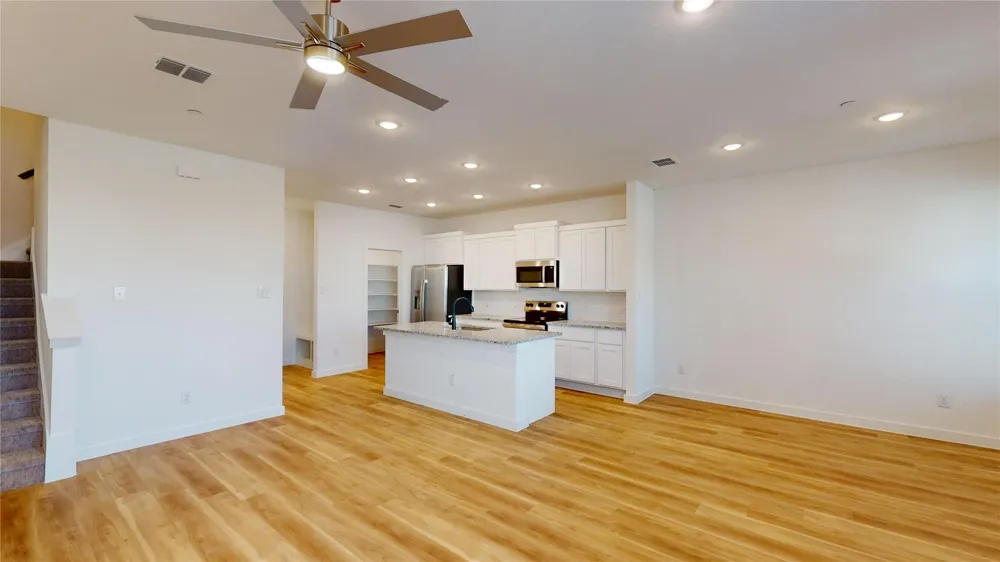 4112 Ruth Alley Grand Prairie, TX 75052