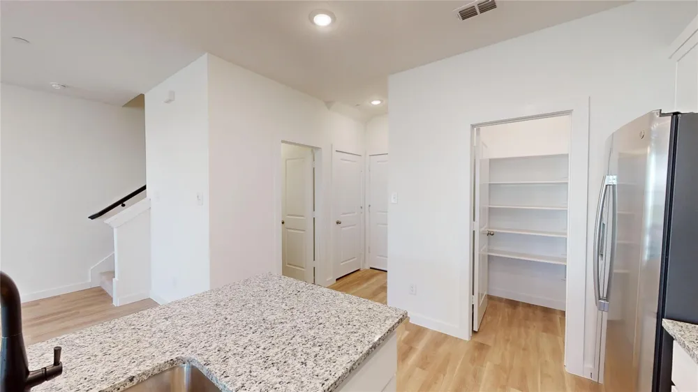 4112 Ruth Alley Grand Prairie, TX 75052