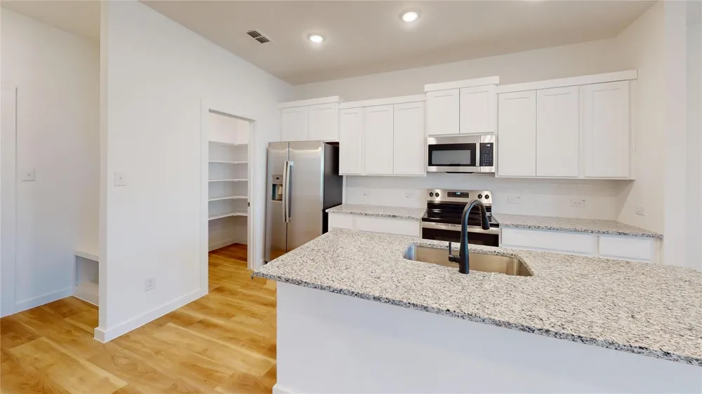 4112 Ruth Alley Grand Prairie, TX 75052