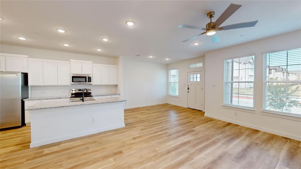 4112 Ruth Alley Grand Prairie, TX 75052