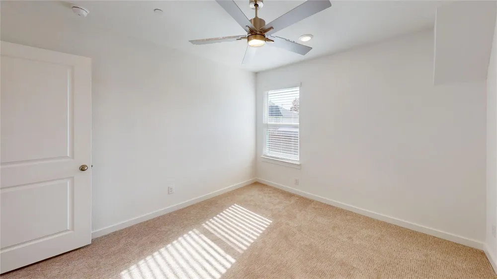 4112 Ruth Alley Grand Prairie, TX 75052