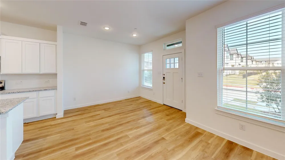 4112 Ruth Alley Grand Prairie, TX 75052