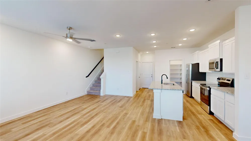 4112 Ruth Alley Grand Prairie, TX 75052