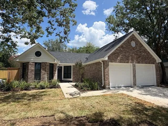 2915 Great Lakes Avenue Sugar Land, TX 77479