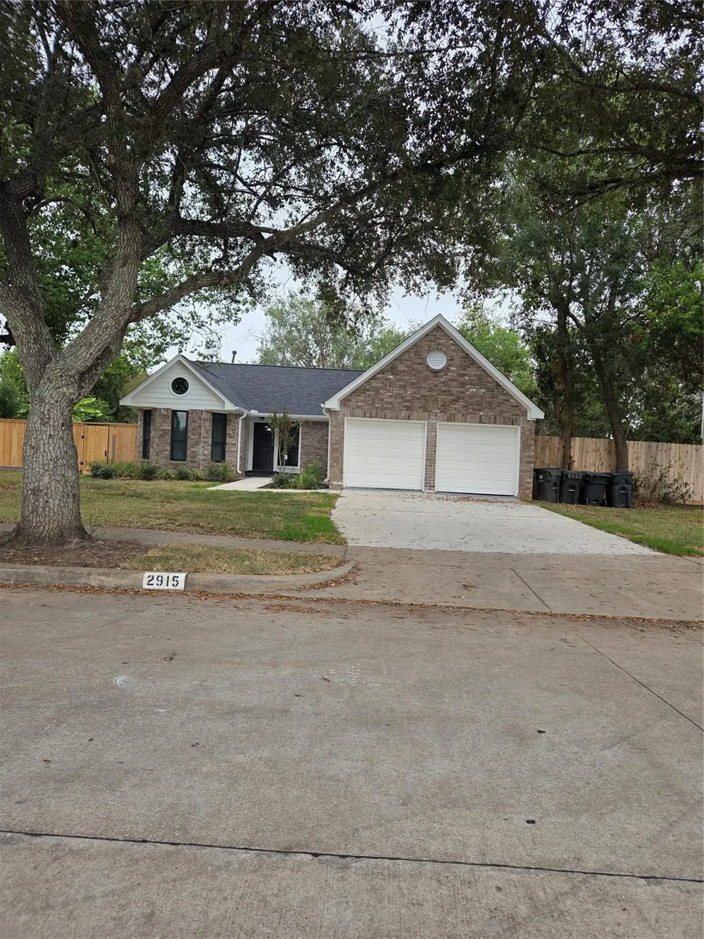 2915 Great Lakes Avenue Sugar Land, TX 77479