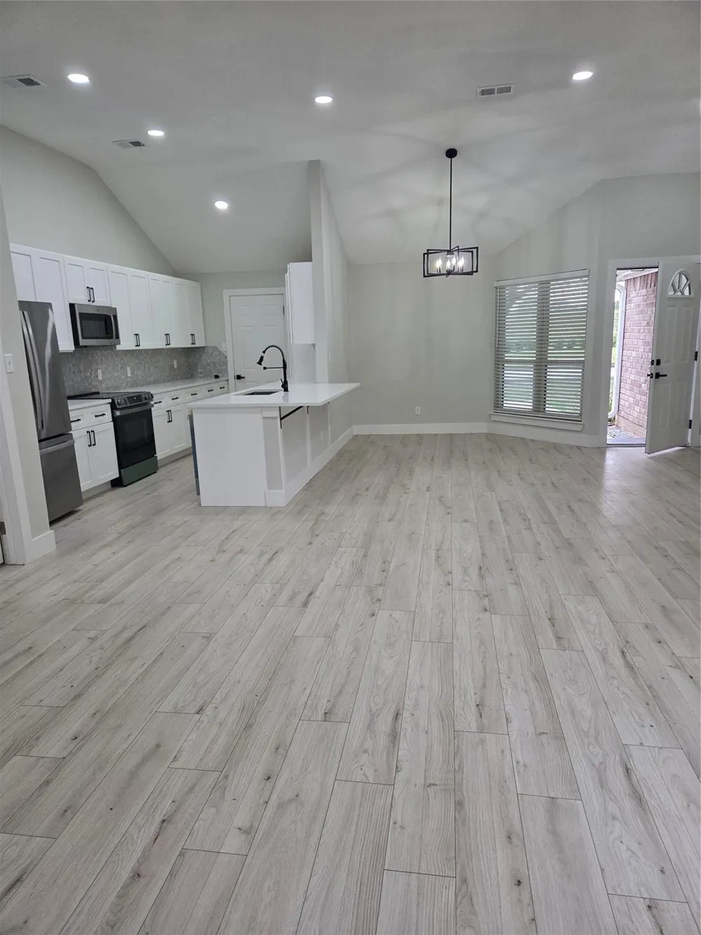 2915 Great Lakes Avenue Sugar Land, TX 77479