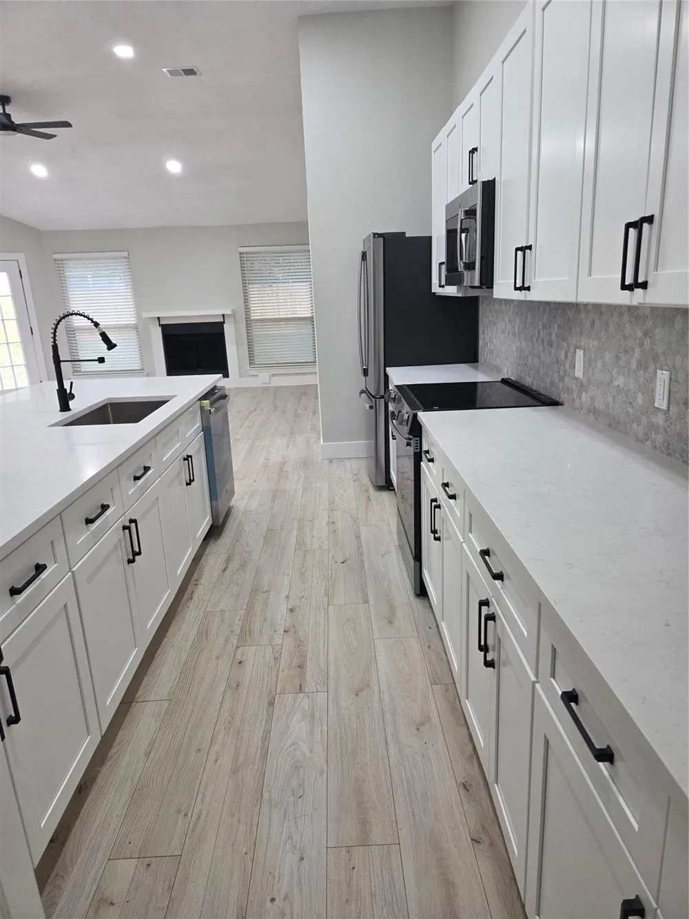 2915 Great Lakes Avenue Sugar Land, TX 77479