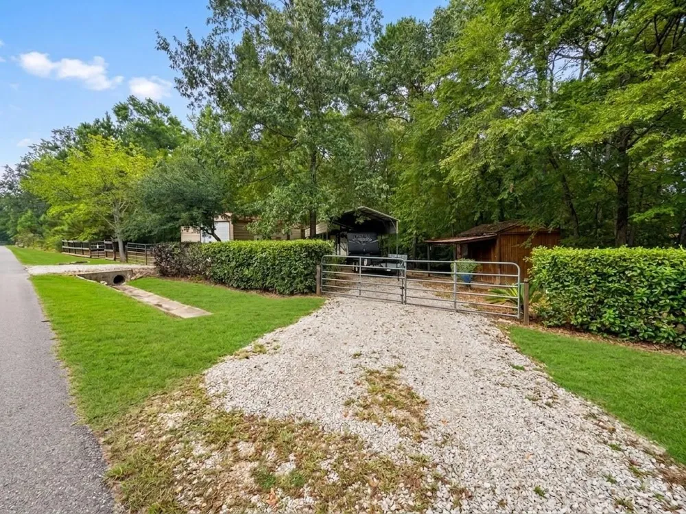 1190 Hidden Oaks Drive Point Blank, TX 77364