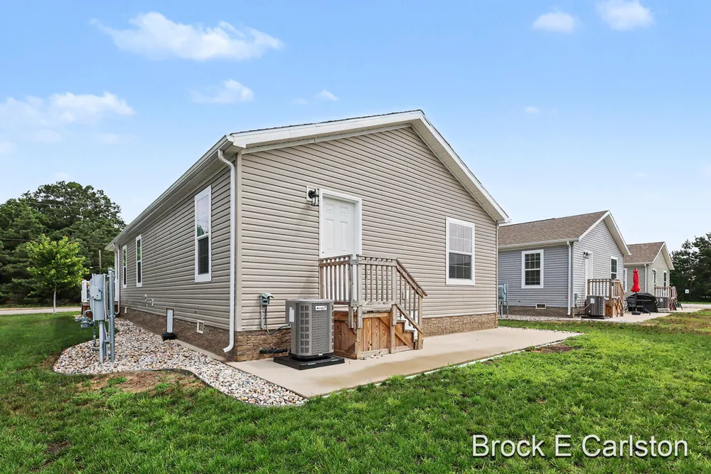 1283 E Ellis Road #10 Norton Shores, MI 49441