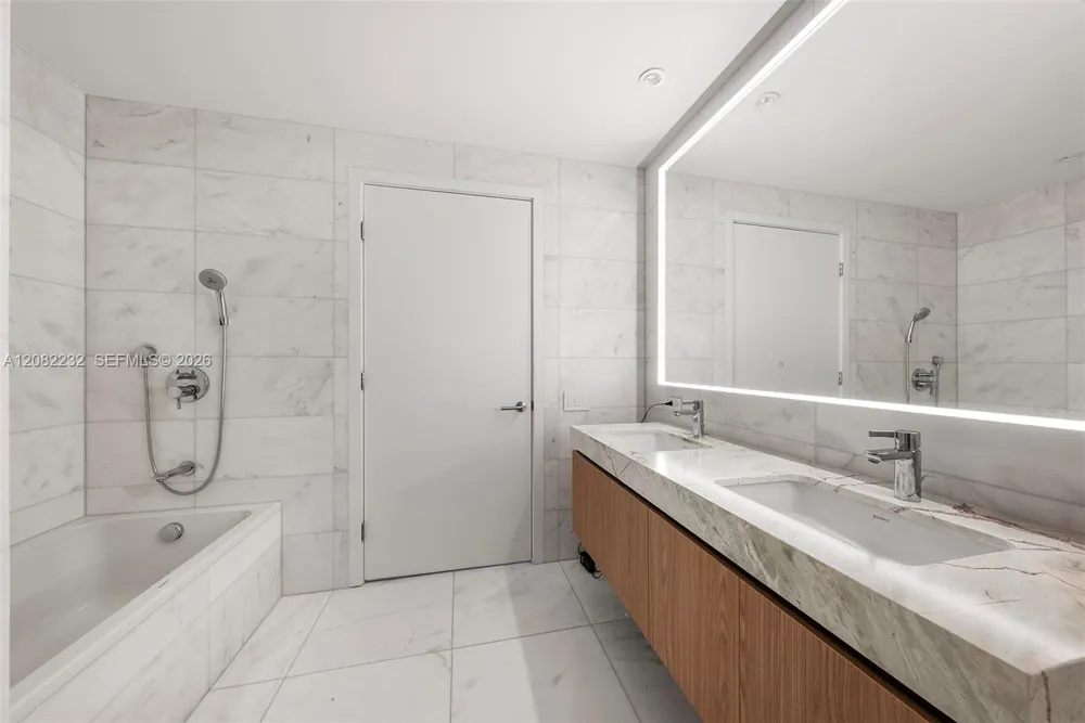 500 Alton Rd #2318 Miami Beach, FL 33139