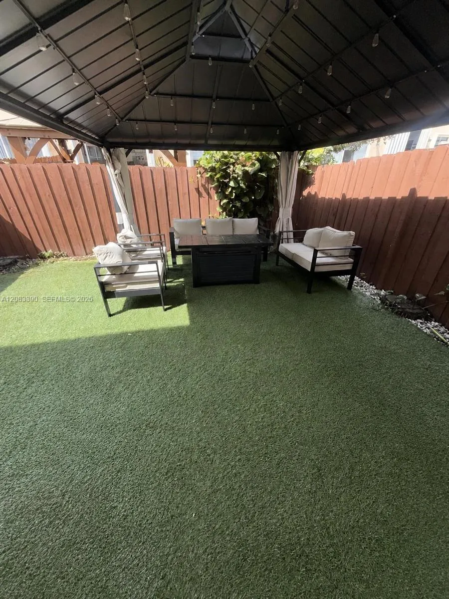 14959 SW 9th Way #14959 Miami, FL 33194