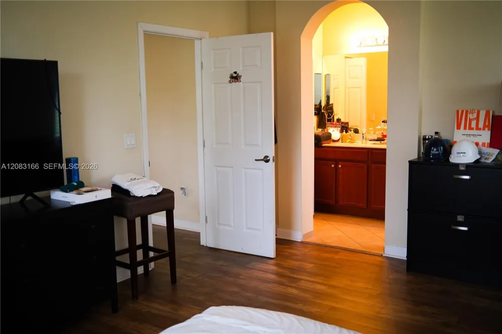 116 NW Path #8860 Doral, FL 33178