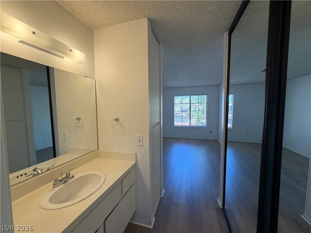 4878 Nara Vista Way #201 Las Vegas, NV 89103