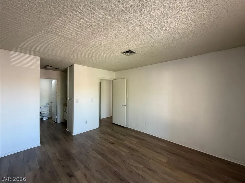 4878 Nara Vista Way #201 Las Vegas, NV 89103