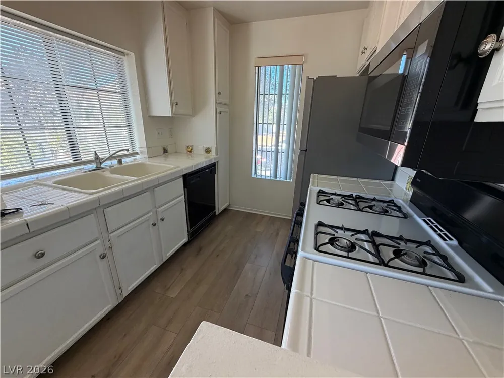 4878 Nara Vista Way #201 Las Vegas, NV 89103