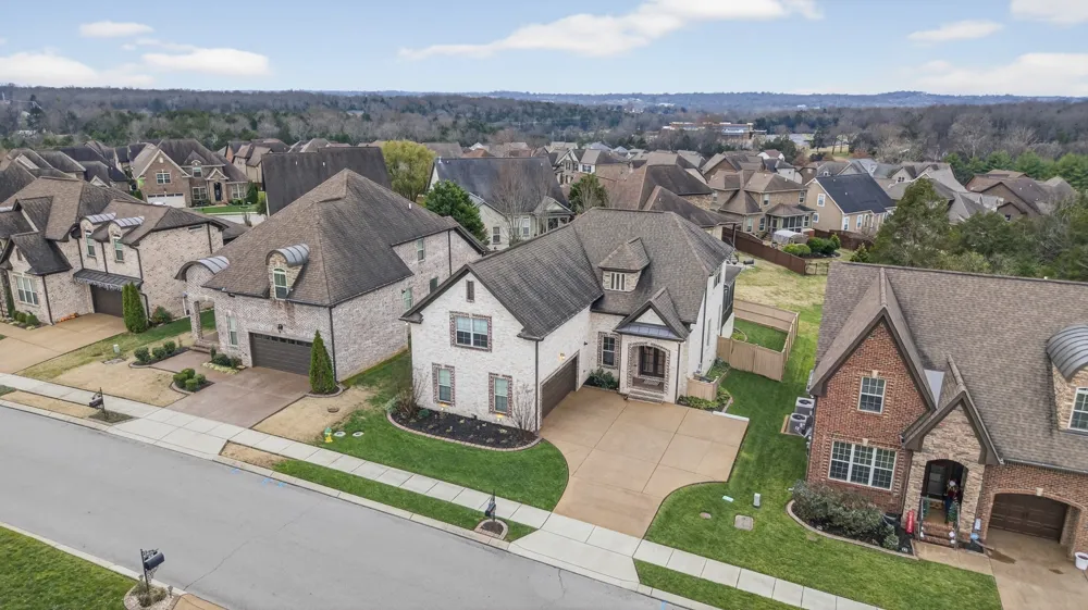 607 Southshore Pt Mount Juliet, TN 37122