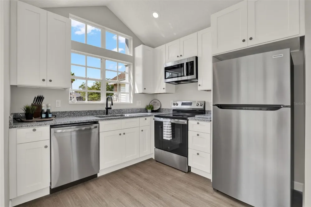 9981 ALOMA BEND LANE Oviedo, FL 32765