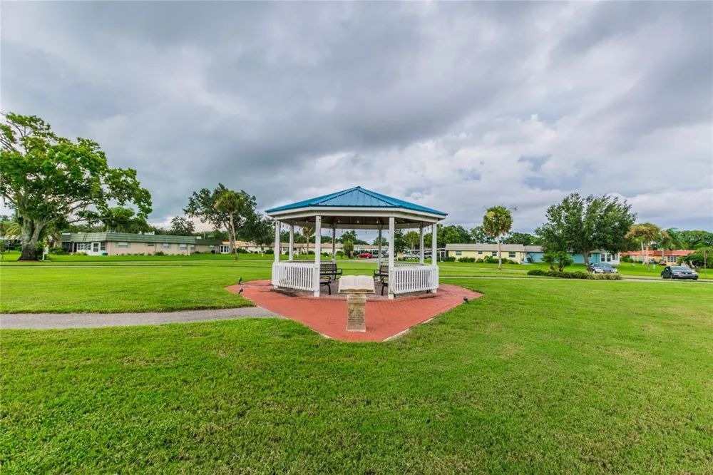 2247 WORTHINGTON GREENS DRIVE Sun City Center, FL 33573