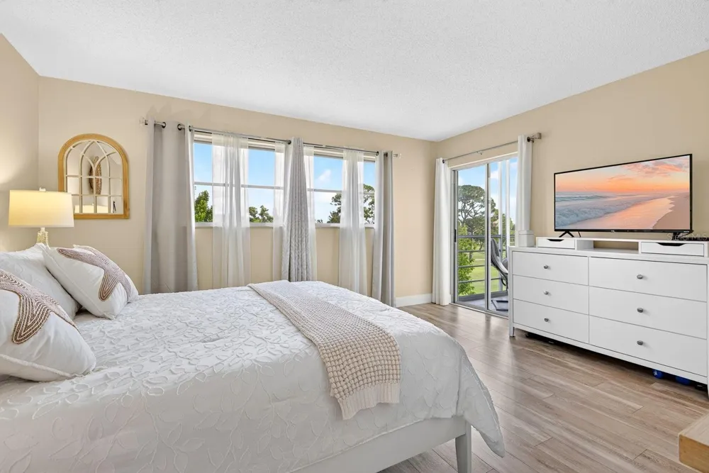 4240 IRONWOOD CIRCLE #302A Bradenton, FL 34209