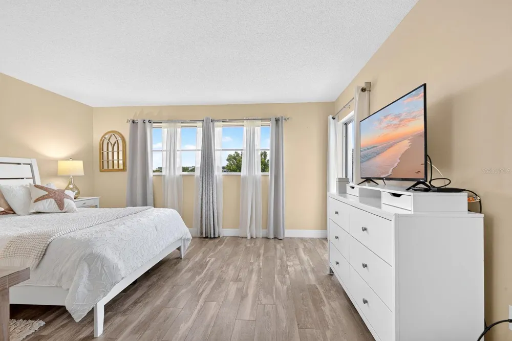 4240 IRONWOOD CIRCLE #302A Bradenton, FL 34209