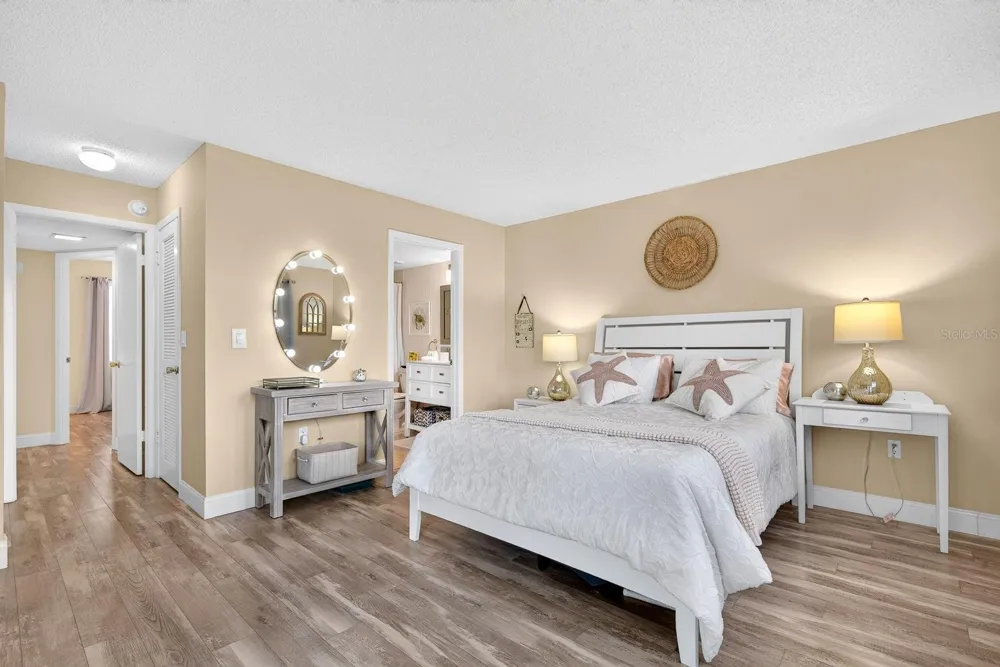4240 IRONWOOD CIRCLE #302A Bradenton, FL 34209