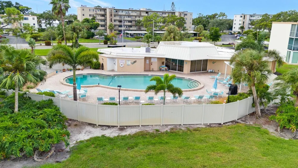 4240 IRONWOOD CIRCLE #302A Bradenton, FL 34209
