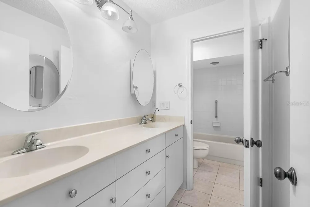 1613 LAUGHTON PLACE Sun City Center, FL 33573