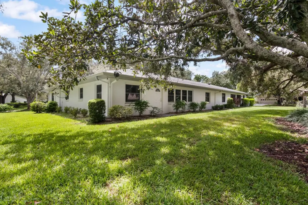 1613 LAUGHTON PLACE Sun City Center, FL 33573