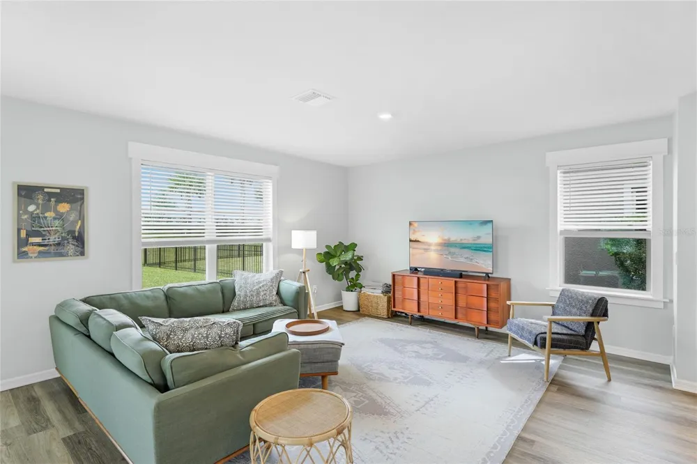 3391 HILLTOP CIRCLE Bradenton, FL 34211