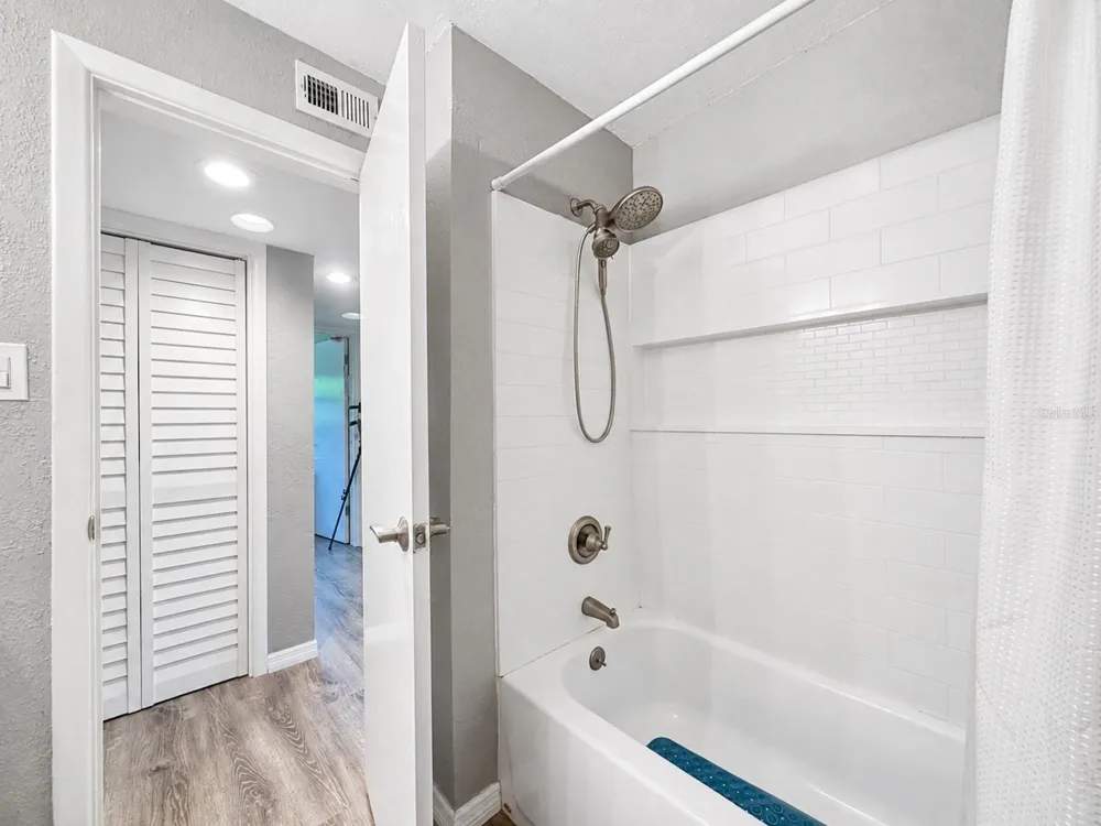 628 DUSS STREET New Smyrna Beach, FL 32168