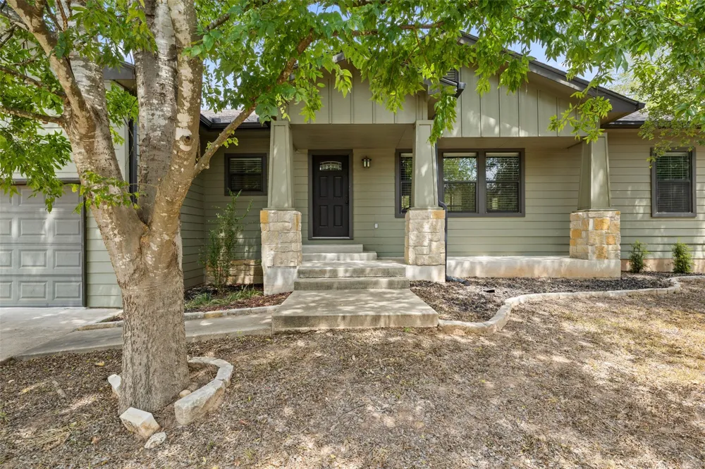 116 Laumaia Lane Bastrop, TX 78602