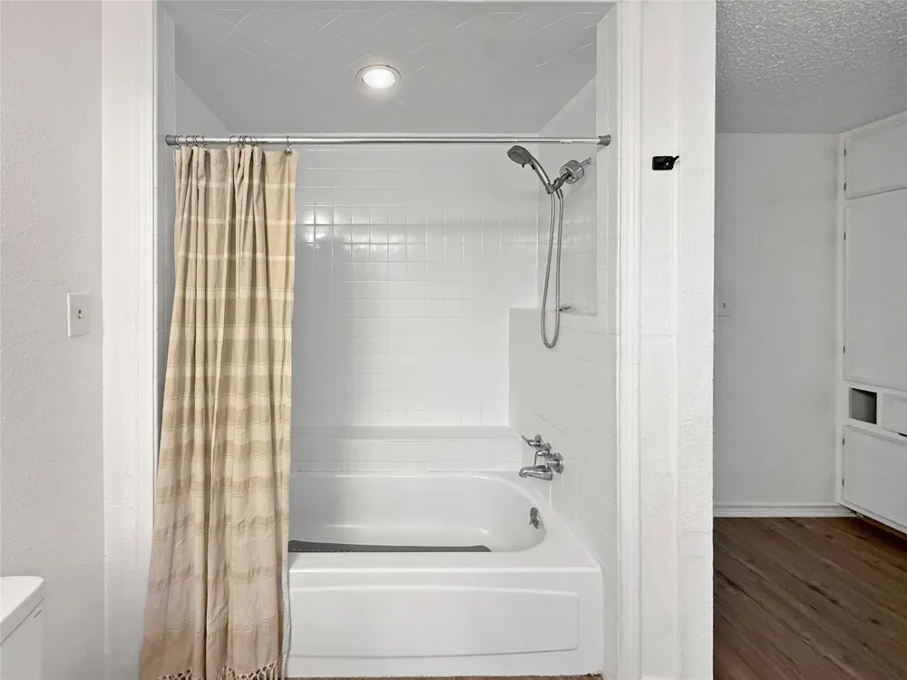 15211 Fitzhugh Road #B - Back Cabin Austin, TX 78736
