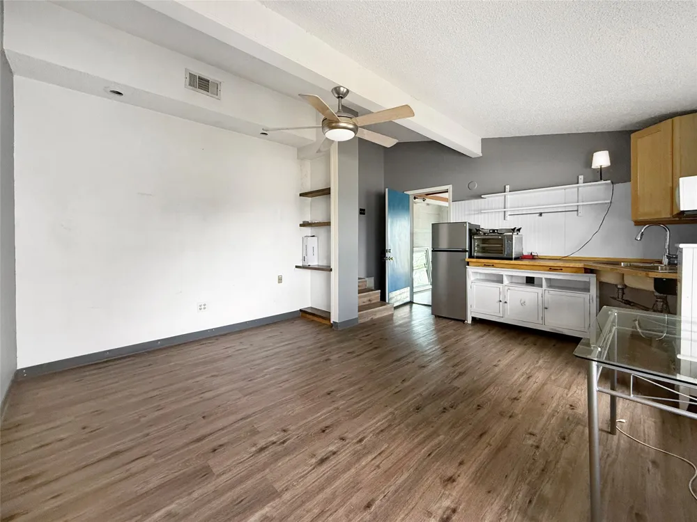 15211 Fitzhugh Road #B - Back Cabin Austin, TX 78736