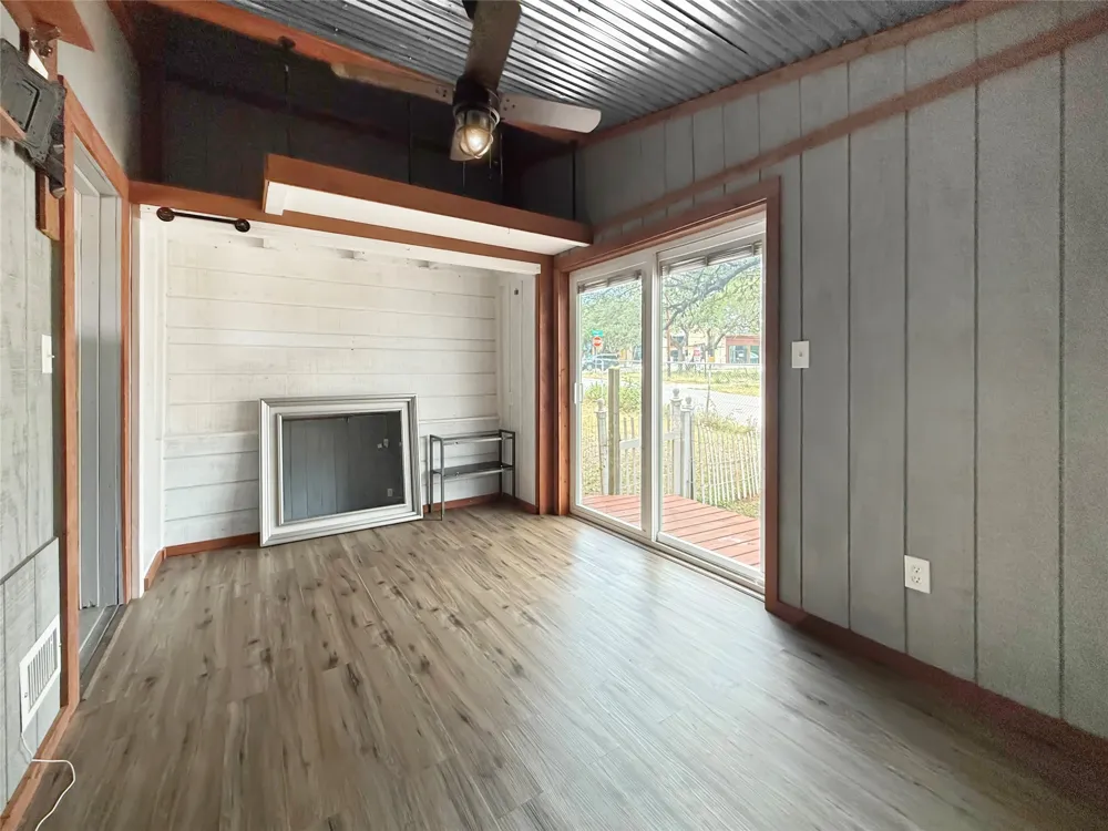 15211 Fitzhugh Road #B - Back Cabin Austin, TX 78736