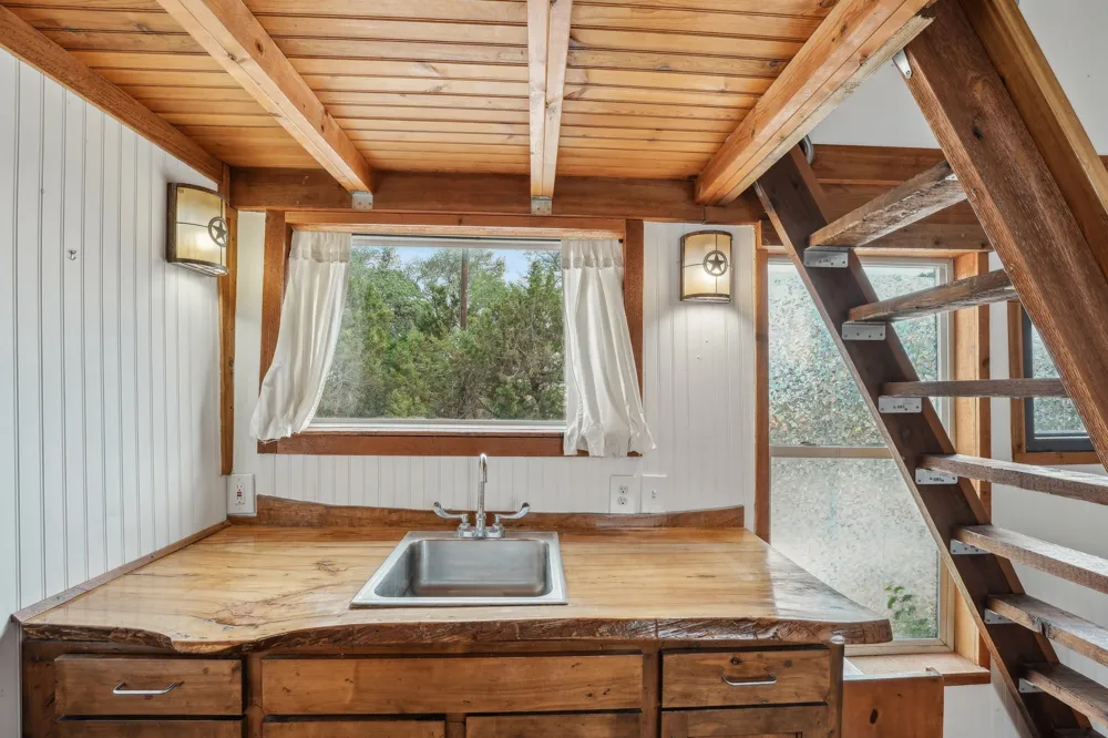 15211 Fitzhugh Road #C - Tiny House Austin, TX 78736